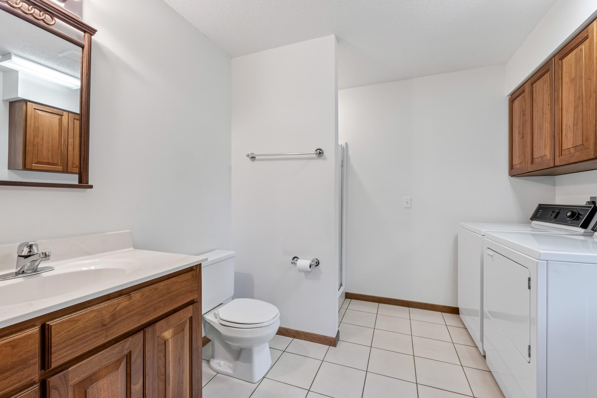 104 5th Ave NW Spring Grrove MN (16).jpg