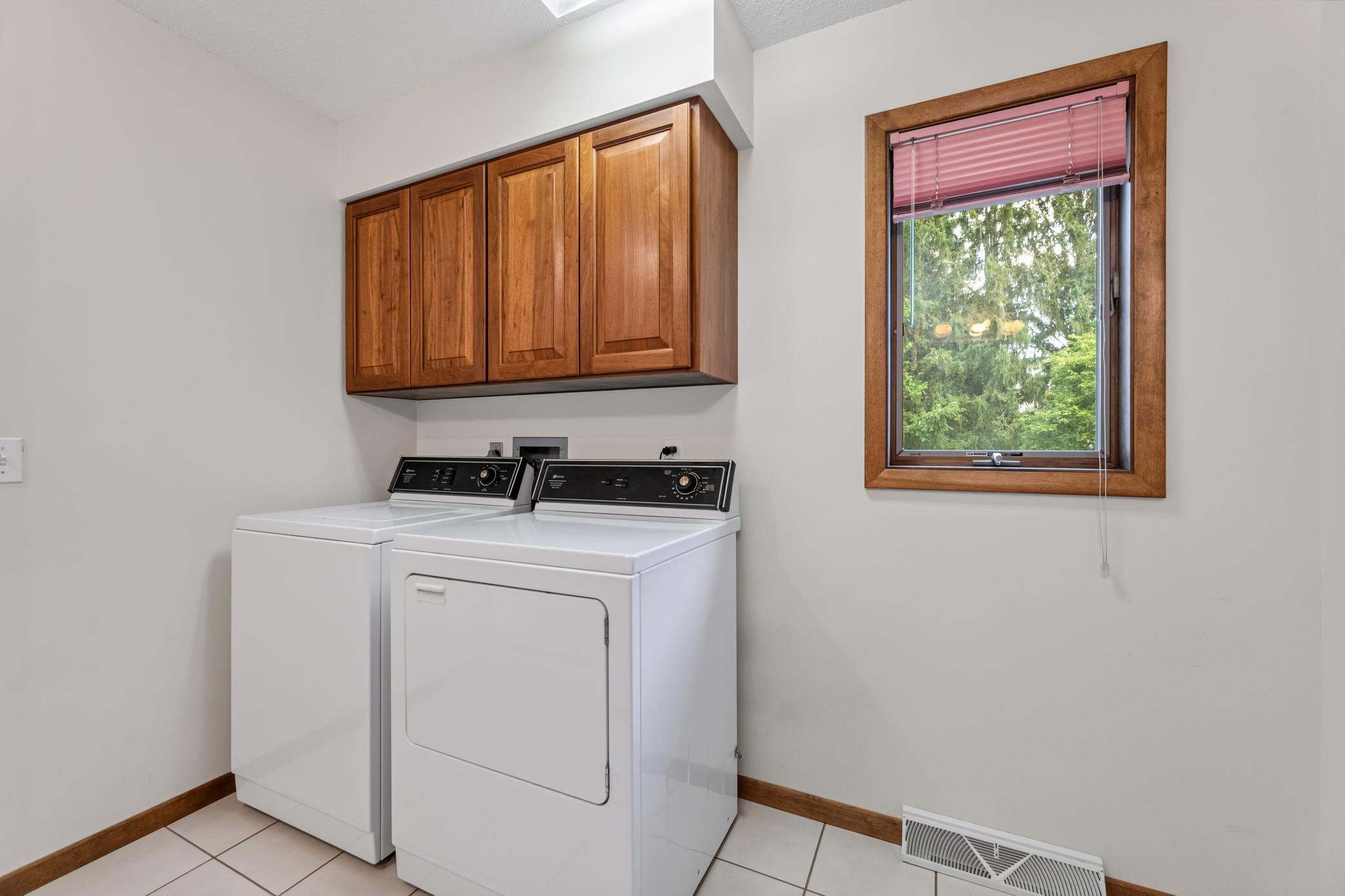 104 5th Ave NW Spring Grrove MN (18).jpg