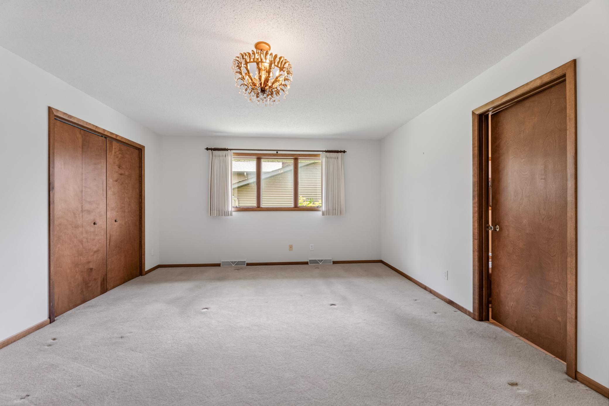 104 5th Ave NW Spring Grrove MN (13).jpg