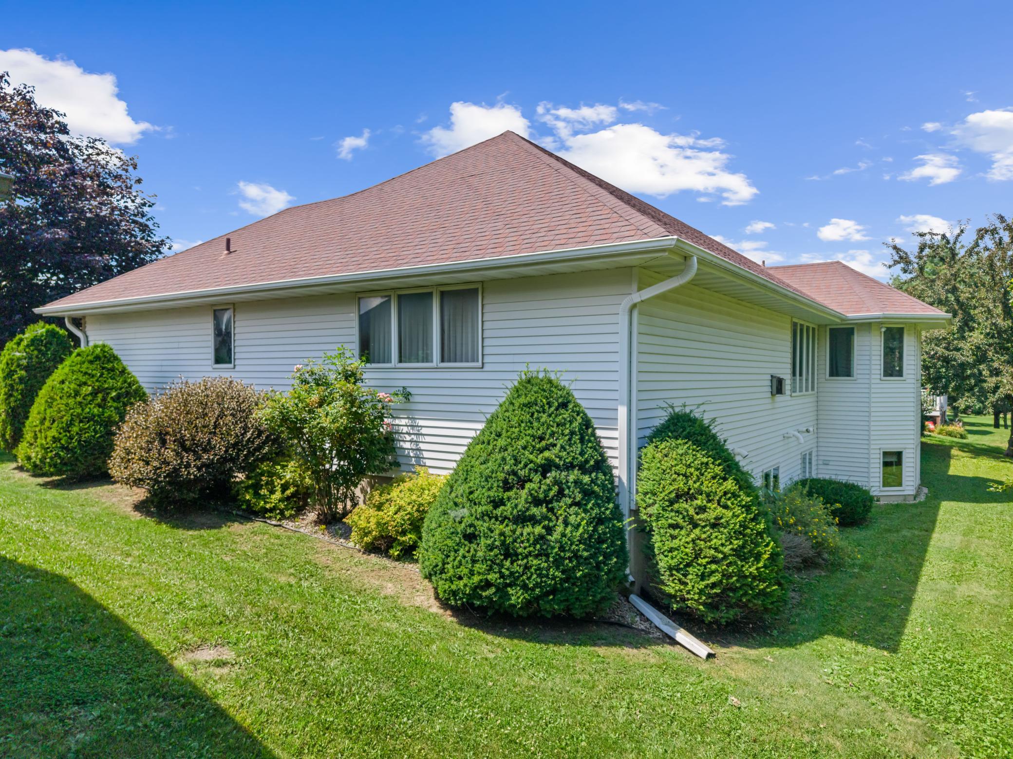 104 5th Ave NW Spring Grrove MN (32).jpg