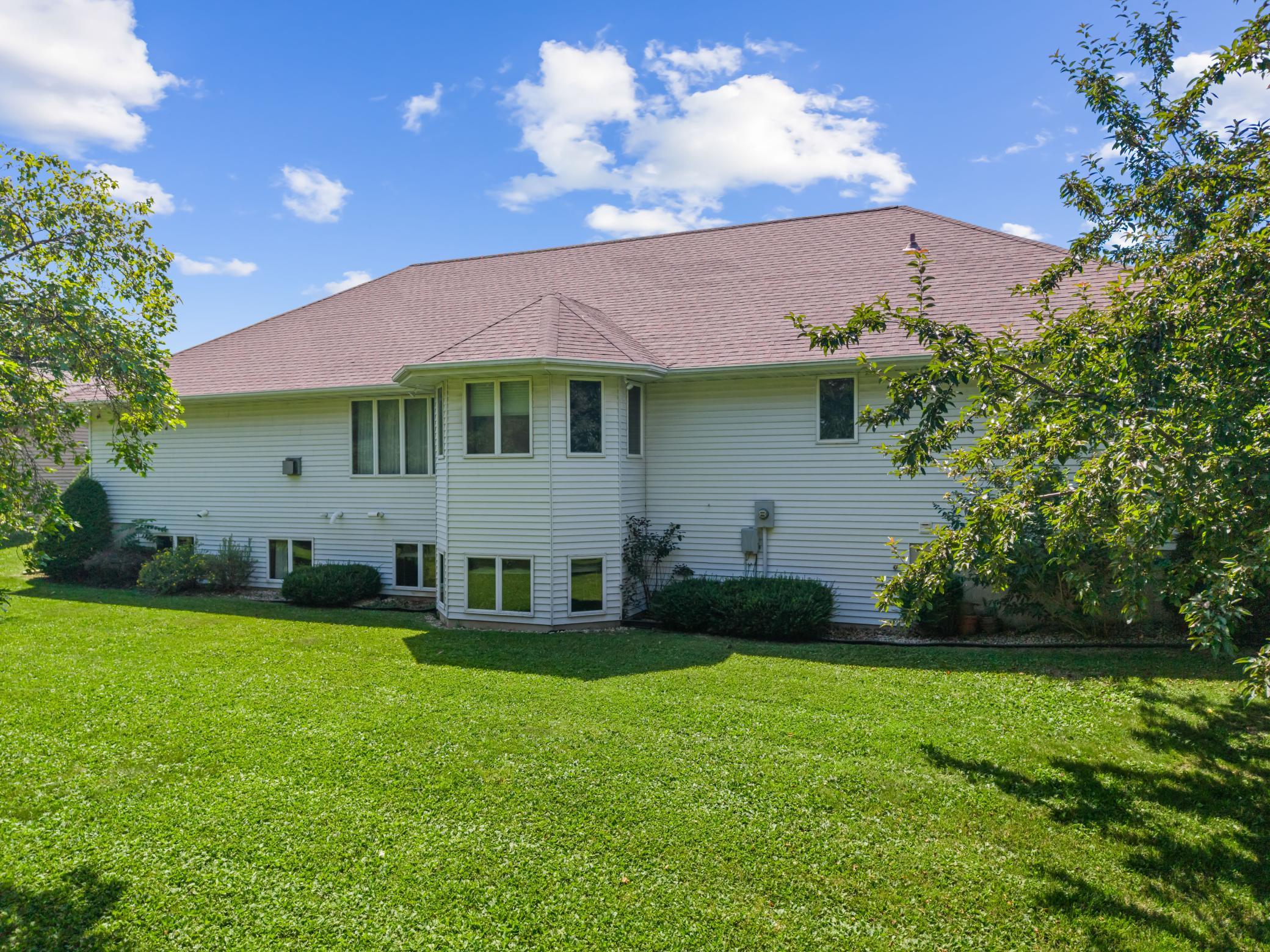 104 5th Ave NW Spring Grrove MN (33).jpg