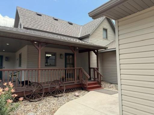 44 Porch .jpg