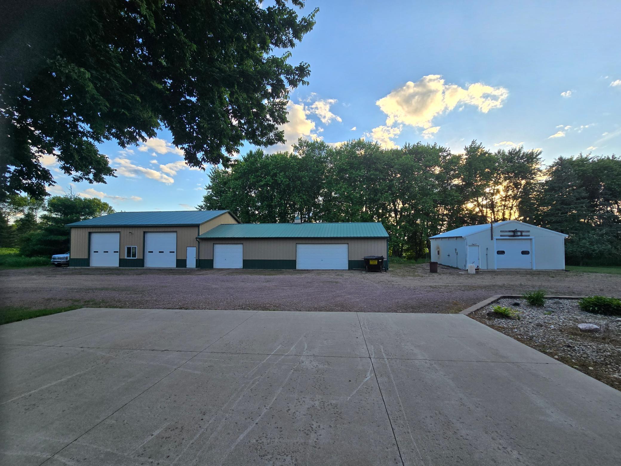 46 Machine Sheds and Heated Shop.jpg