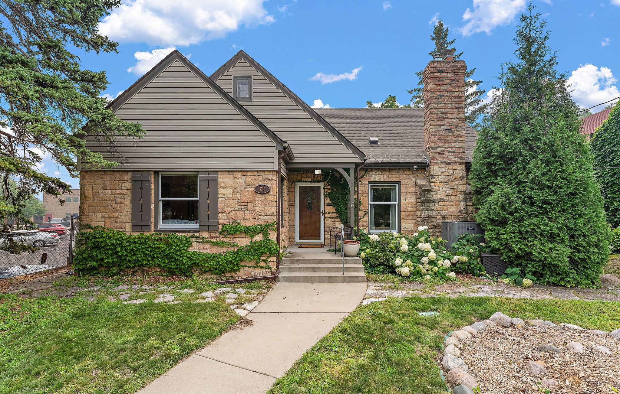 Don't miss this chance to see this amazing property!