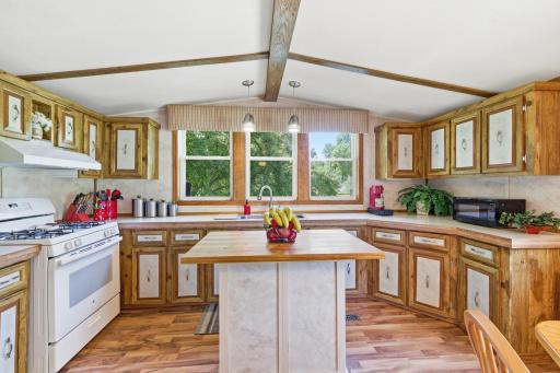 910 Lake Shore Boulevard, Wahkon, MN 56386