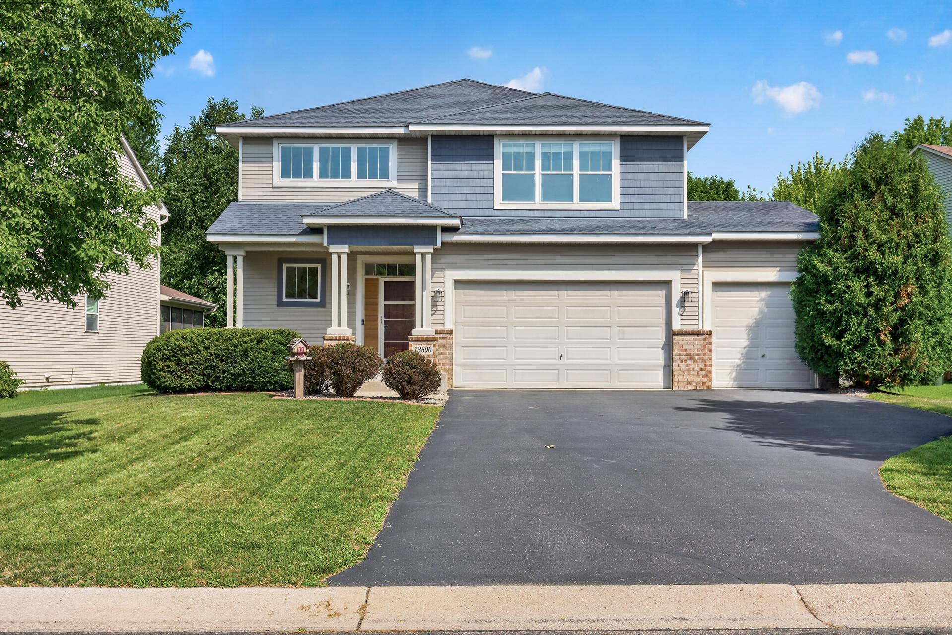 Beautiful curb appeal on this stunning 2-story home
