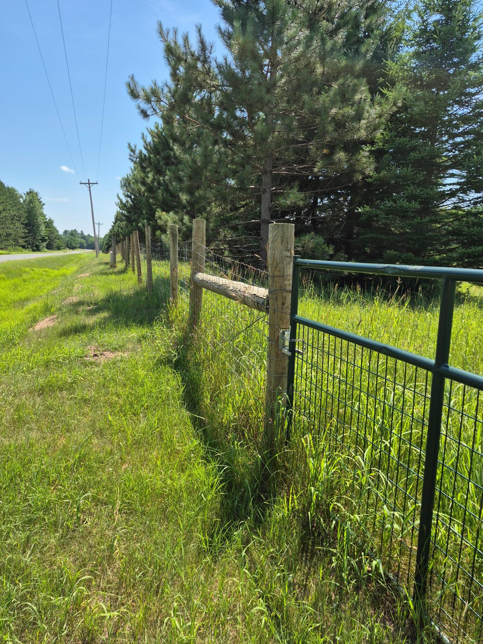 Fully fenced in 6-acres