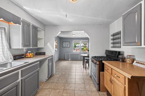 158 Moreland Avenue E, West Saint Paul, MN 55118