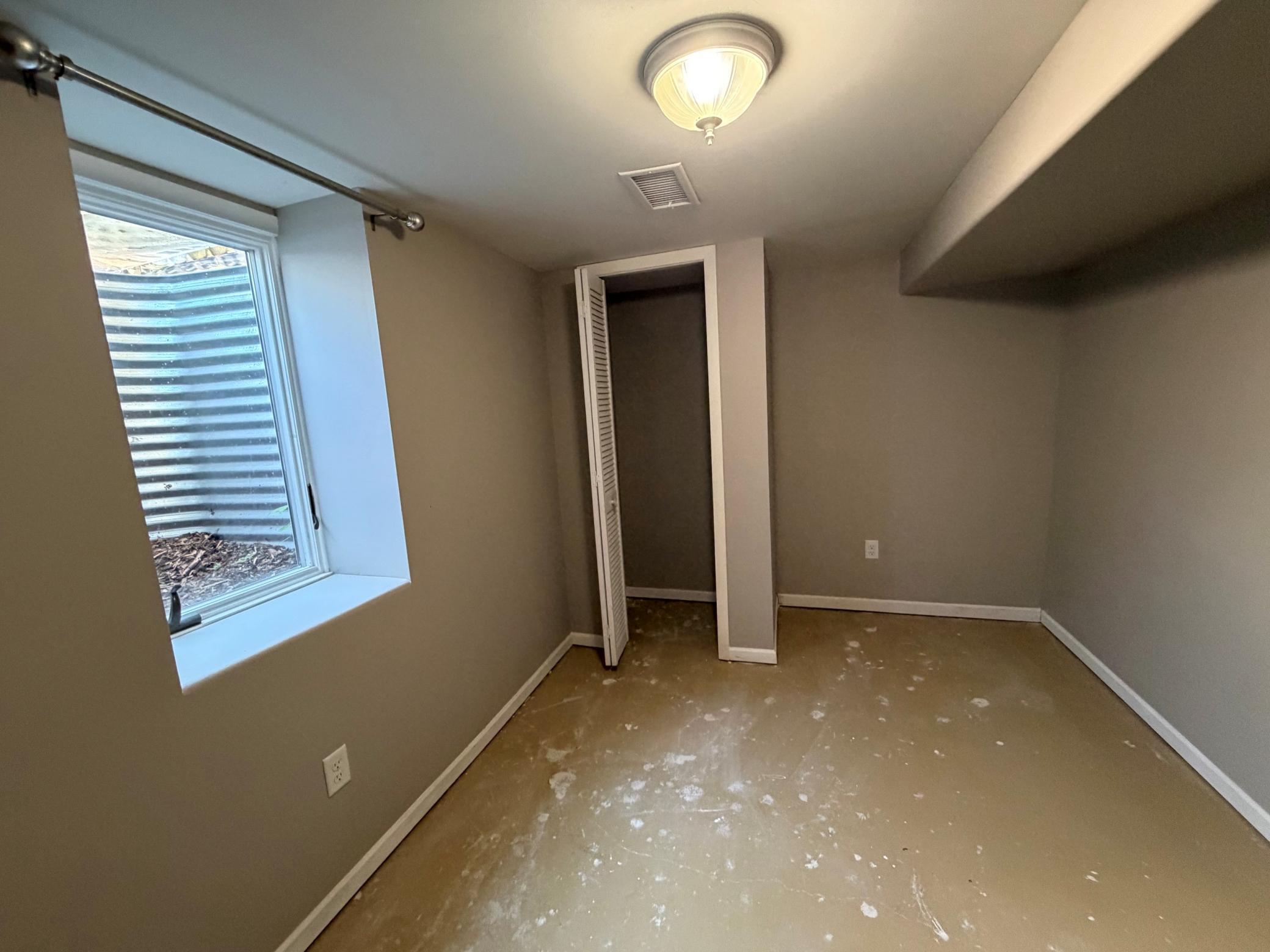 Carpet removed * Tenants planning to instal their own vinyl planking flooring.