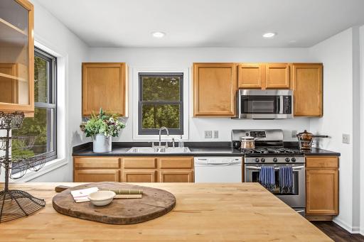 Butcher block countertop on the peninsula