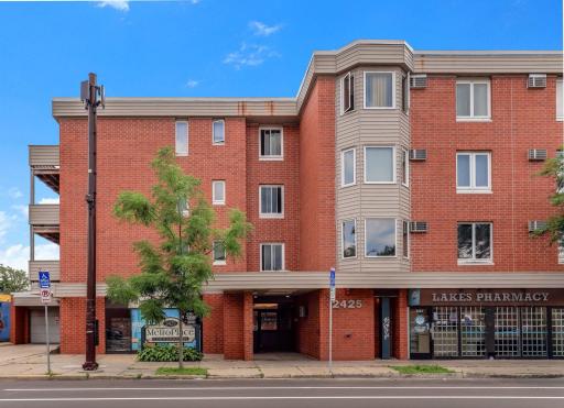 Very Well Managed HOA & Excellent Condo Community!