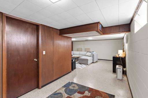 2245 Beam Avenue, Maplewood, MN 55109