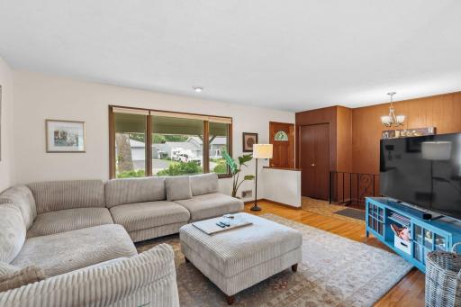 2245 Beam Avenue, Maplewood, MN 55109