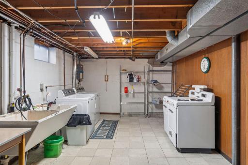 2245 Beam Avenue, Maplewood, MN 55109