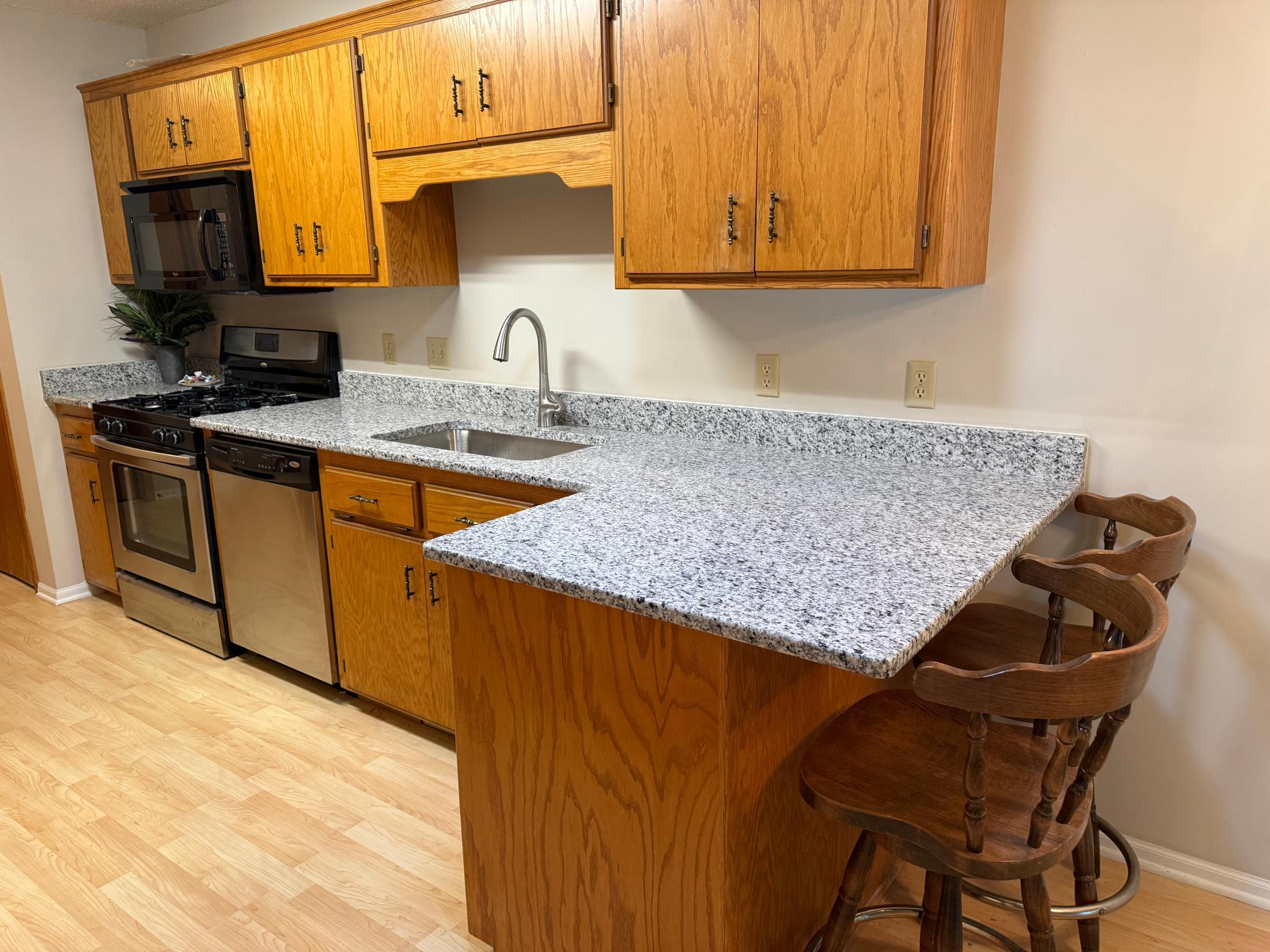 New Granite kitchen counter - Pic 2 of 2