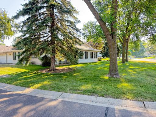 659 Belland Avenue, Vadnais Heights, MN 55127