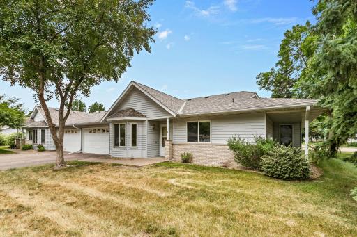659 Belland Avenue, Vadnais Heights, MN 55127