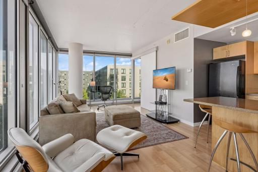 Spacious living space connected to the kitchen
