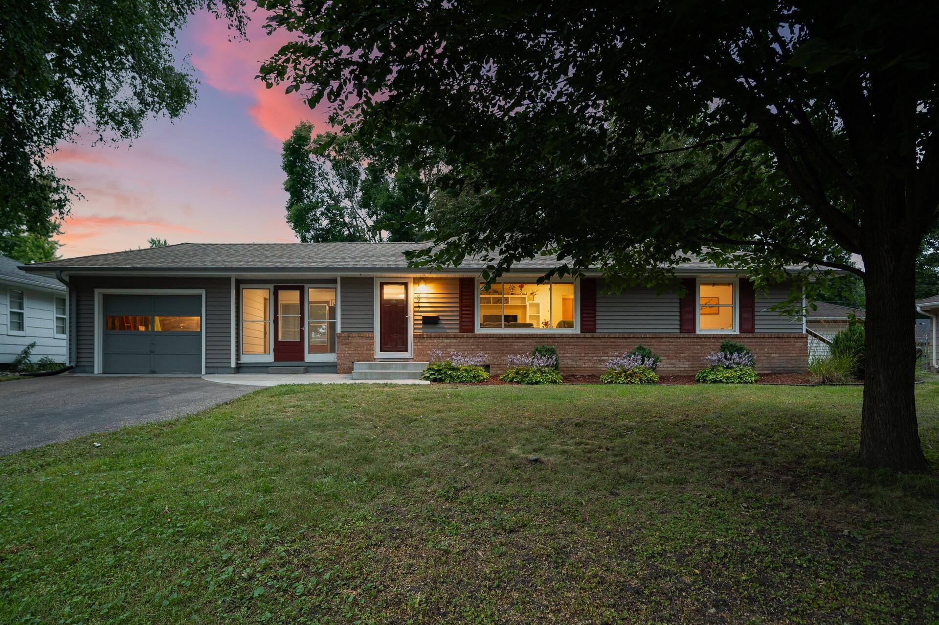 Welcome to 6917 39th!