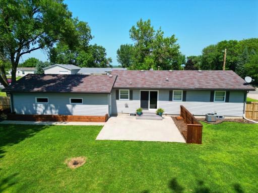 916 Birch Avenue W, Hector, MN 55342