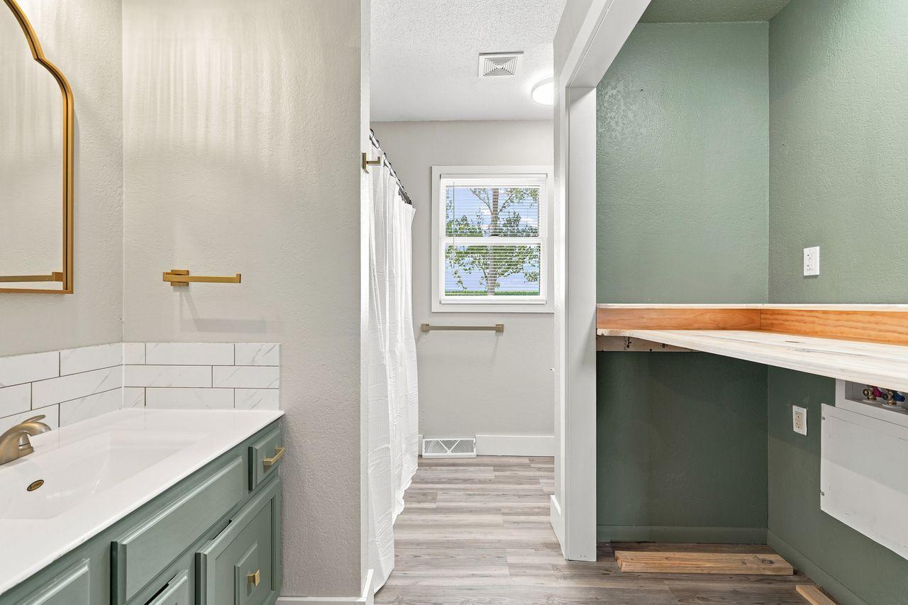 Main Full Bath