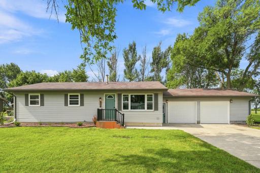 916 Birch Avenue W, Hector, MN 55342