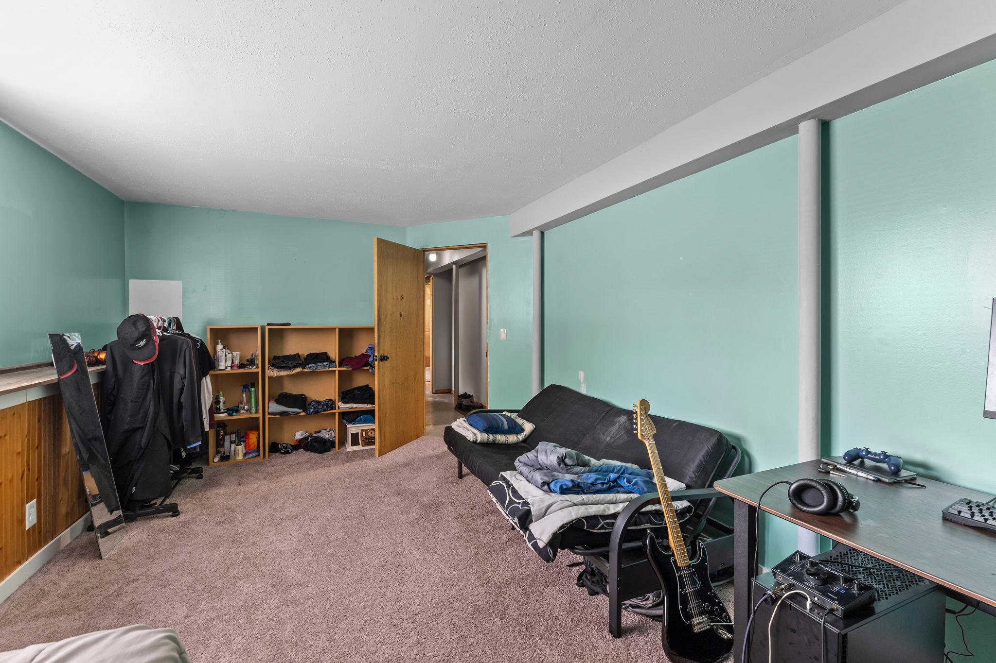33-web-or-mls-681 Utah Ave-143.jpg