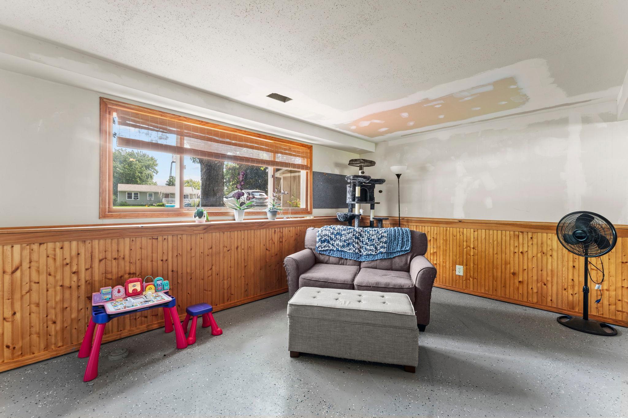 25-web-or-mls-681 Utah Ave-103.jpg