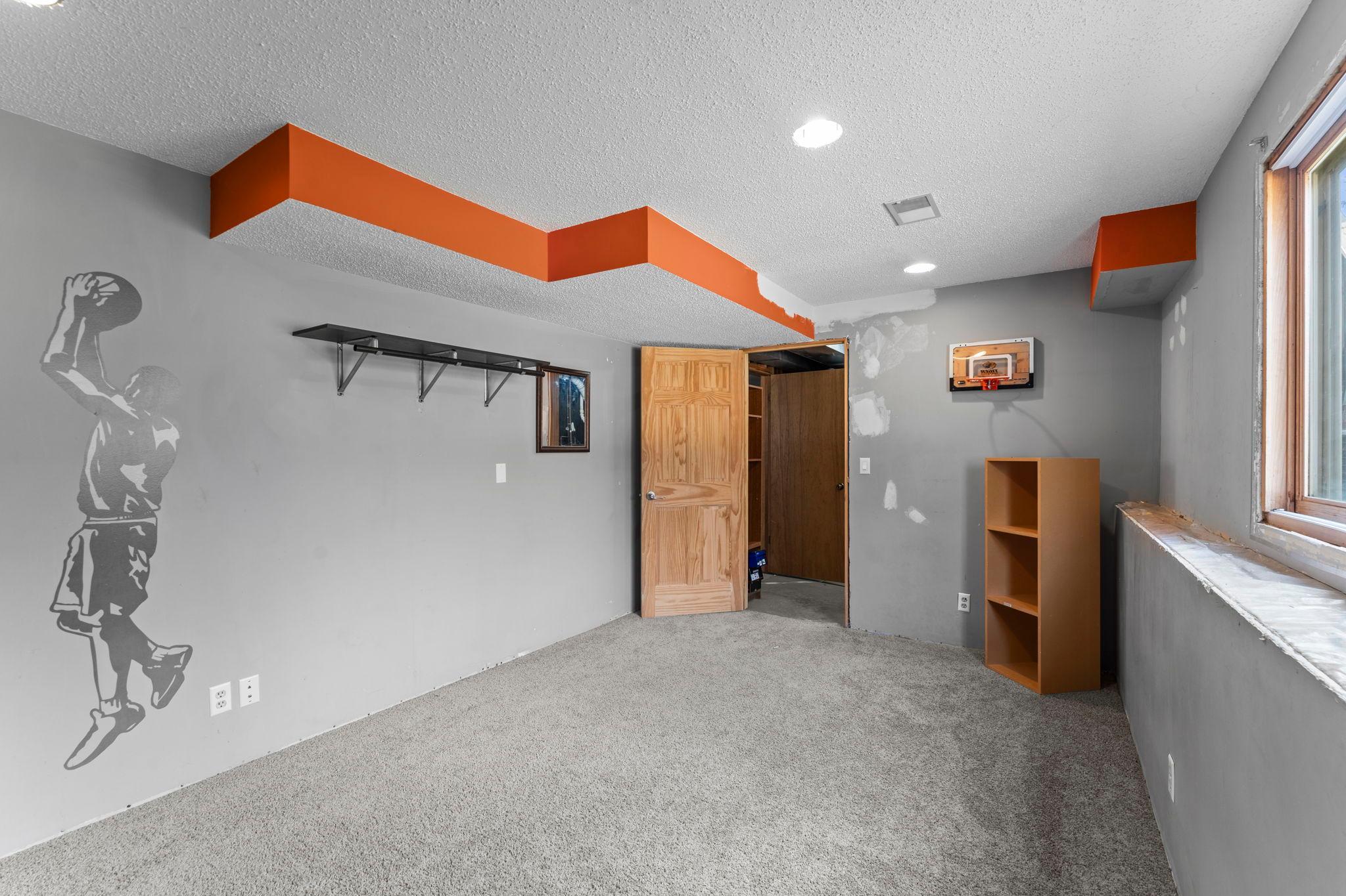 35-web-or-mls-681 Utah Ave-158.jpg