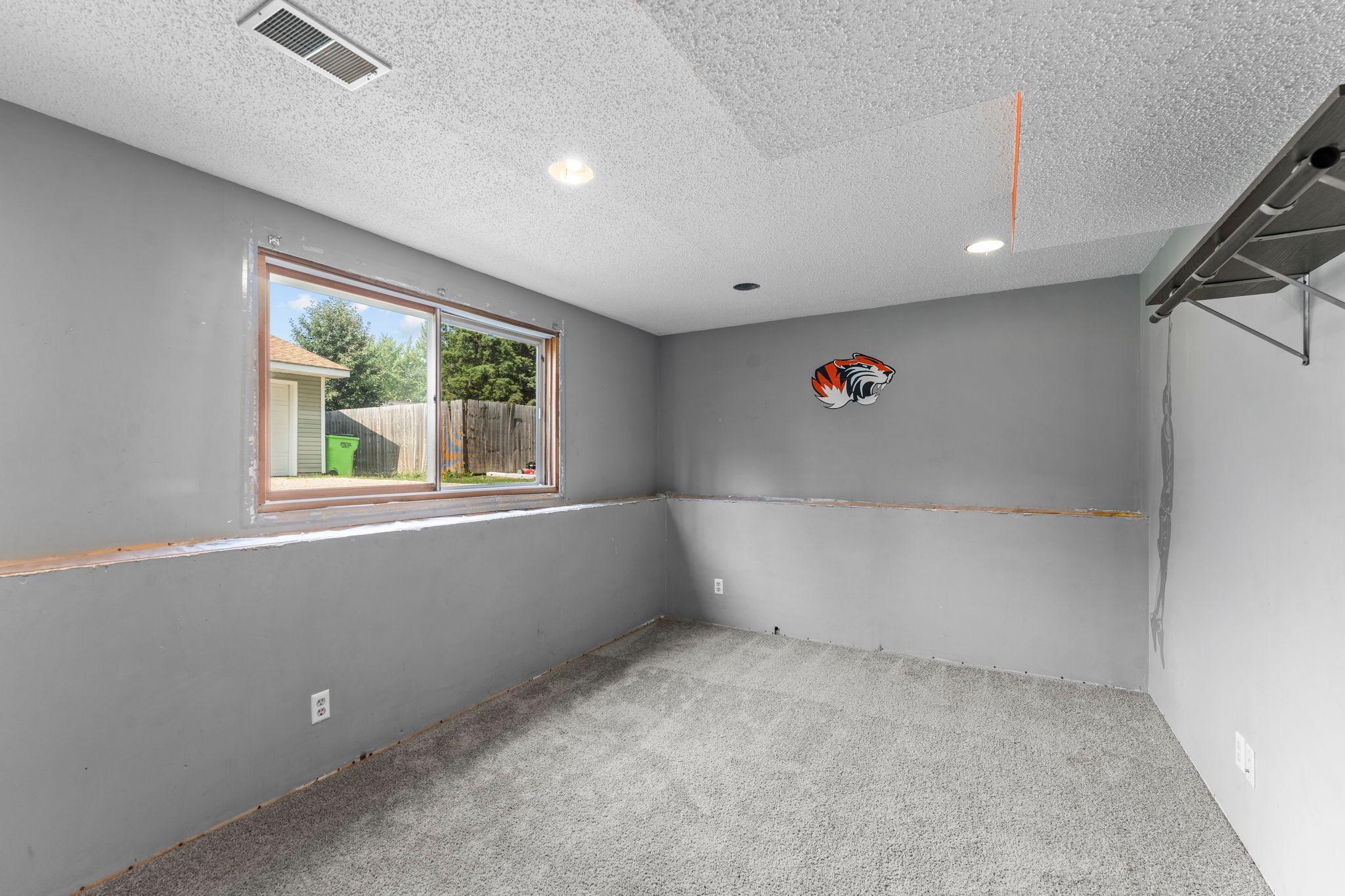 34-web-or-mls-681 Utah Ave-153.jpg