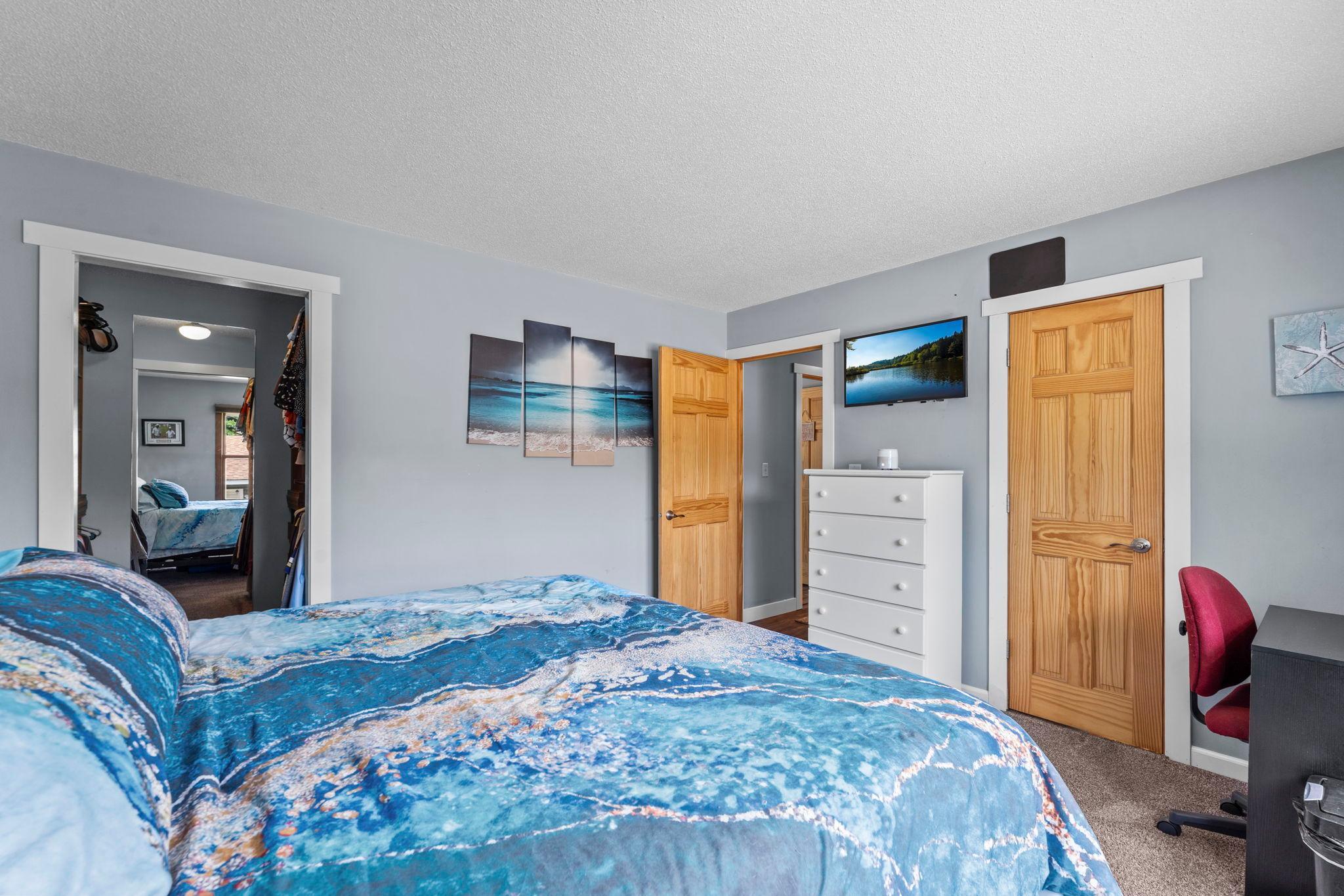 16-web-or-mls-681 Utah Ave-73.jpg