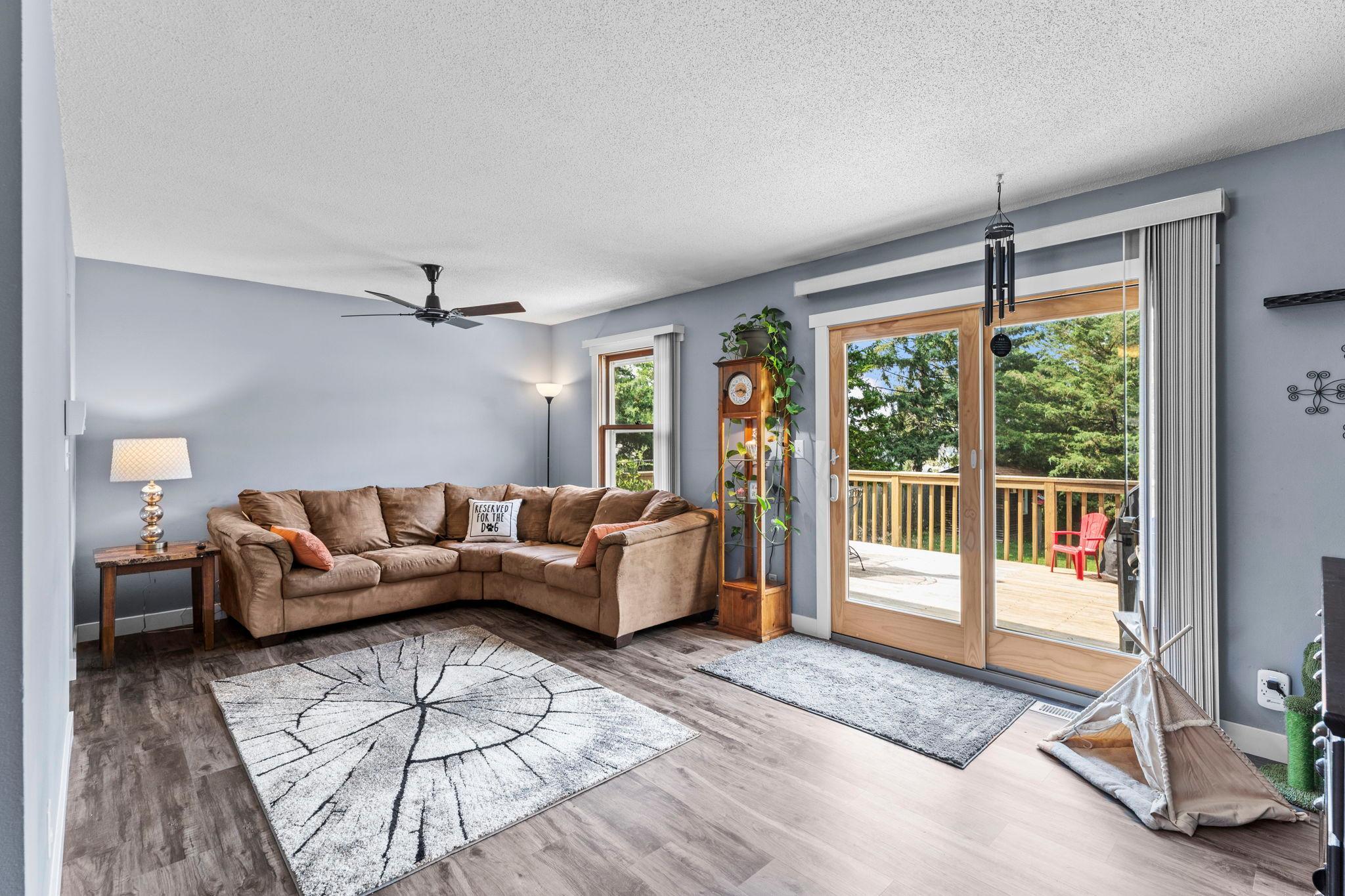 6-web-or-mls-681 Utah Ave-8.jpg