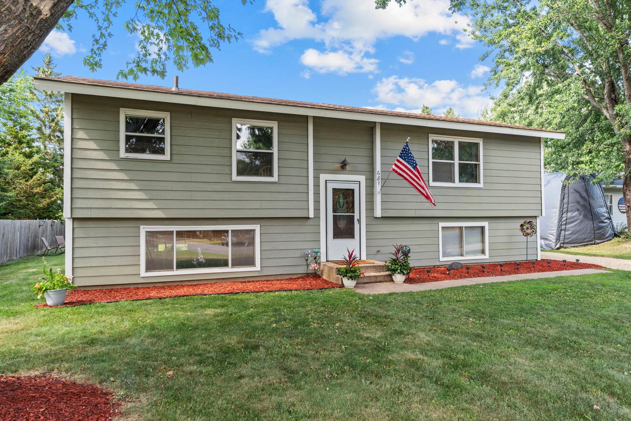 3-web-or-mls-681 Utah Ave-228.jpg