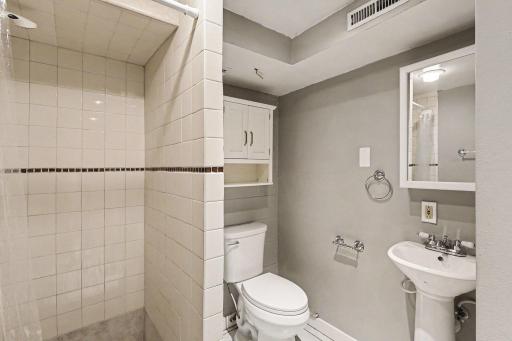 3/4 Tiled Bath
