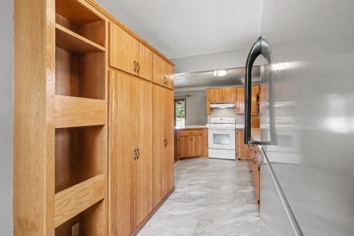 All your the kitchen cabinet space needs here!