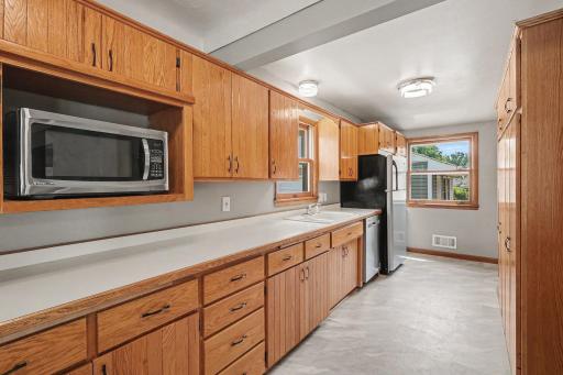 Plenty of counterspace and storage in this Kitchen.