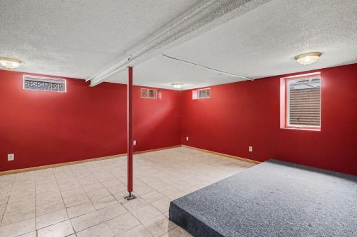 Flex Space for amusement room or 4th bedroom
