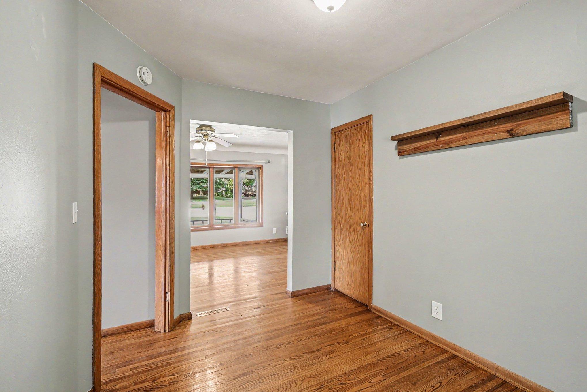 Flex space for dining room or sitting room