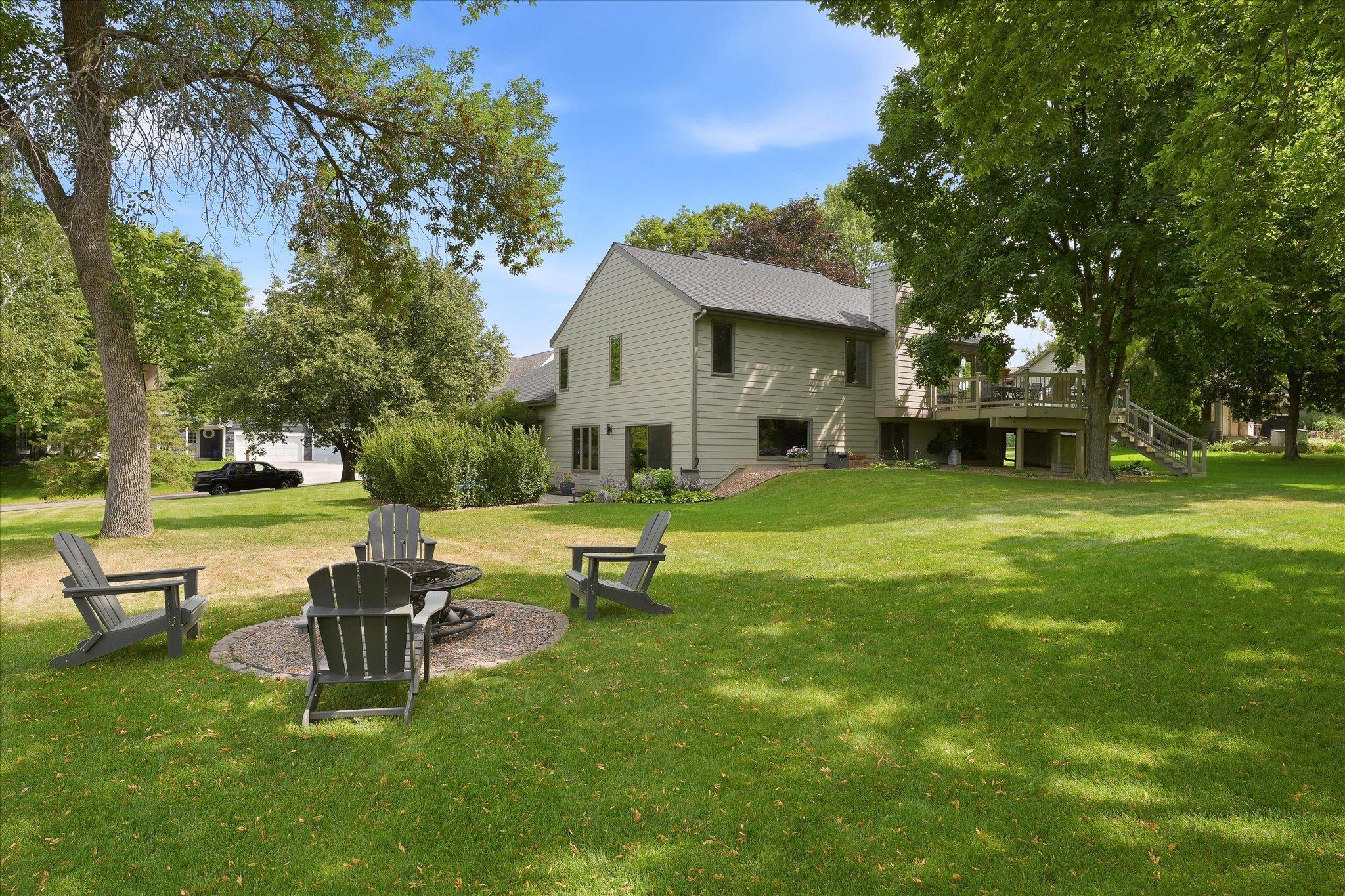 Gorgeous 1/2 lot