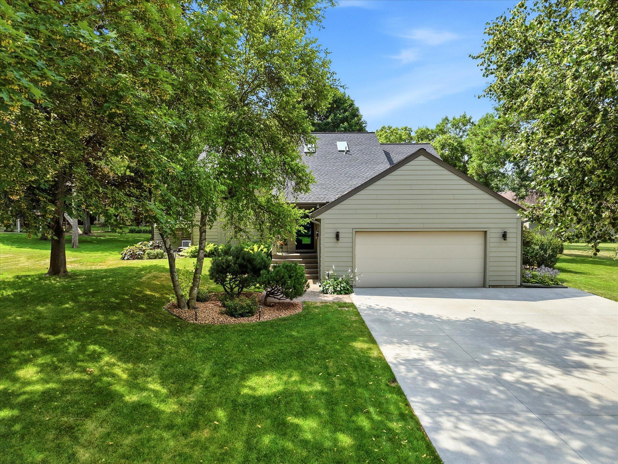 15809 Nursery Dr, Minnetonka - nearly new exterior (siding, roof, windows)