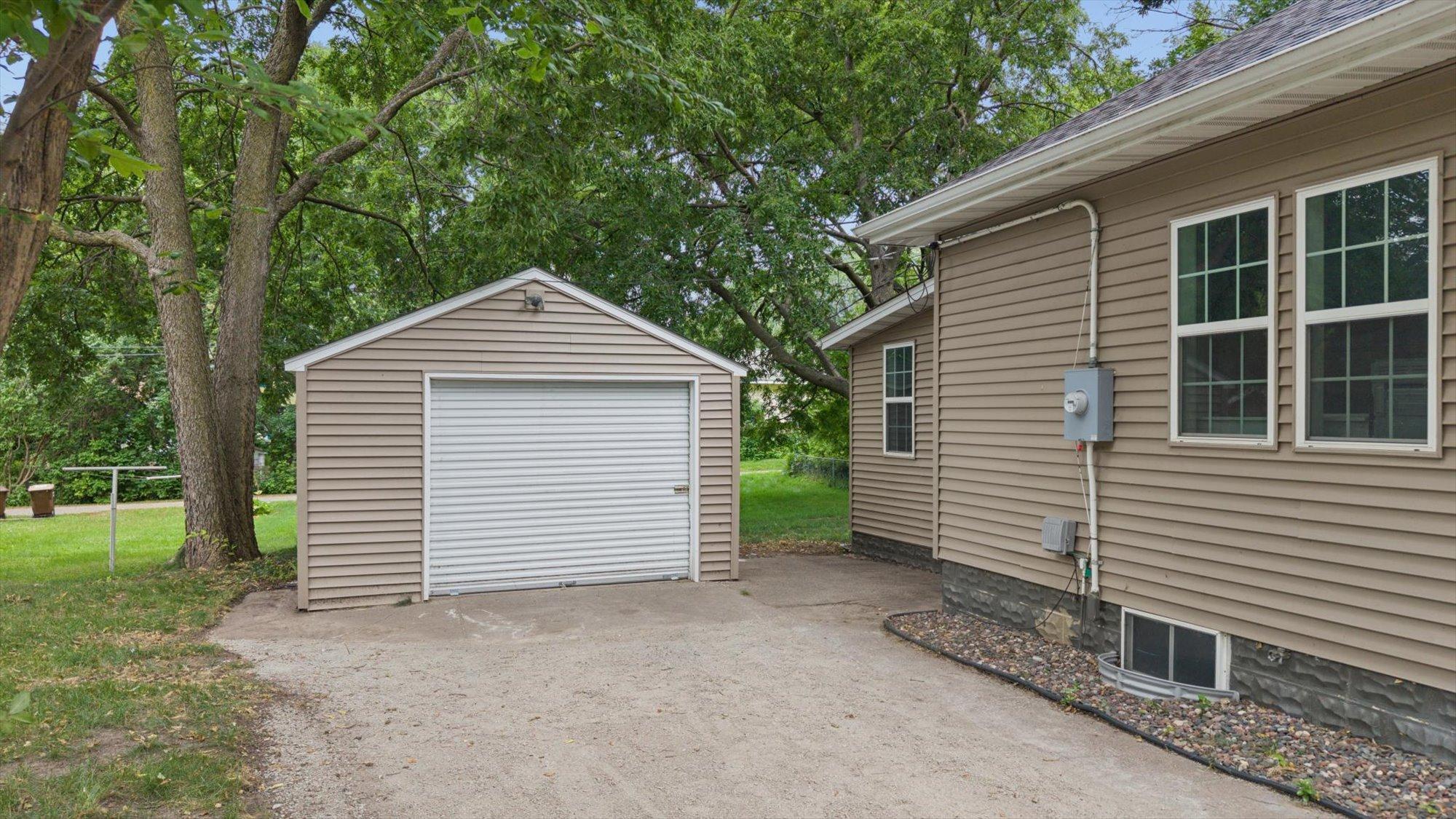 08-207 2nd Ave NW, Buffalo, MN 55313_08.jpg