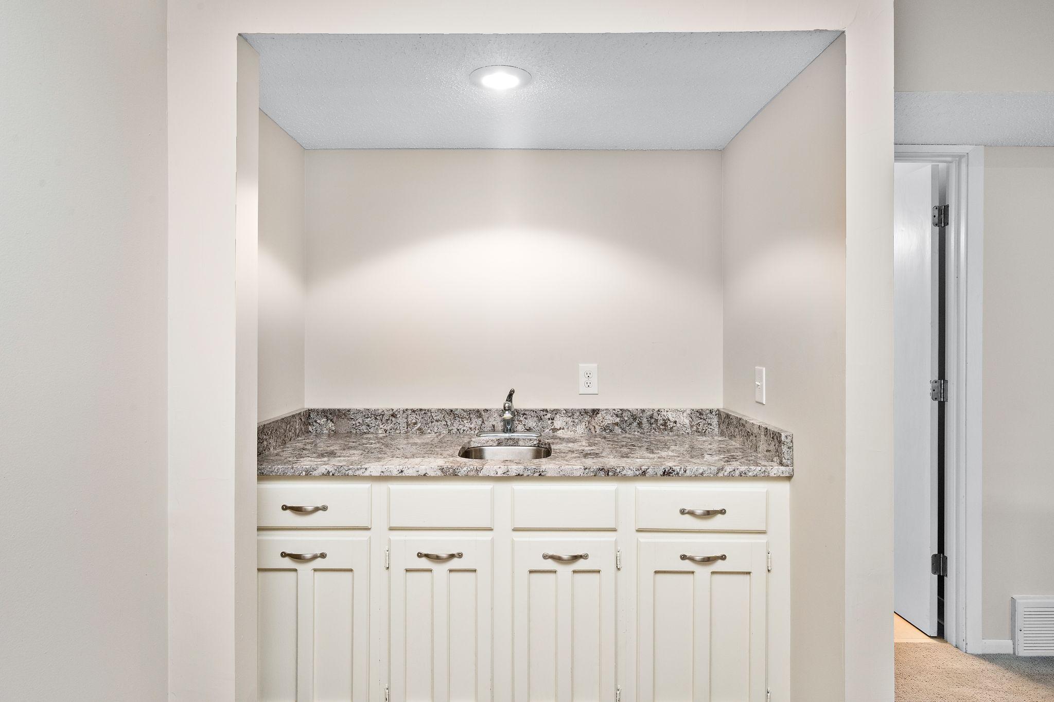 Built in wet bar