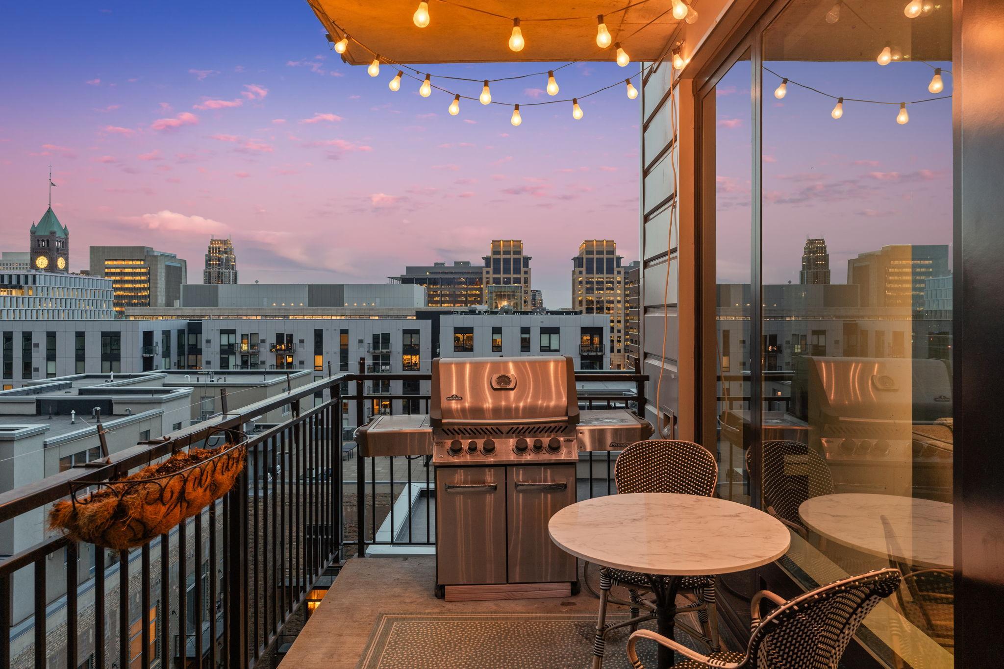 75-web-or-mls-Twilight Alternative Sky Balcony-2.jpg