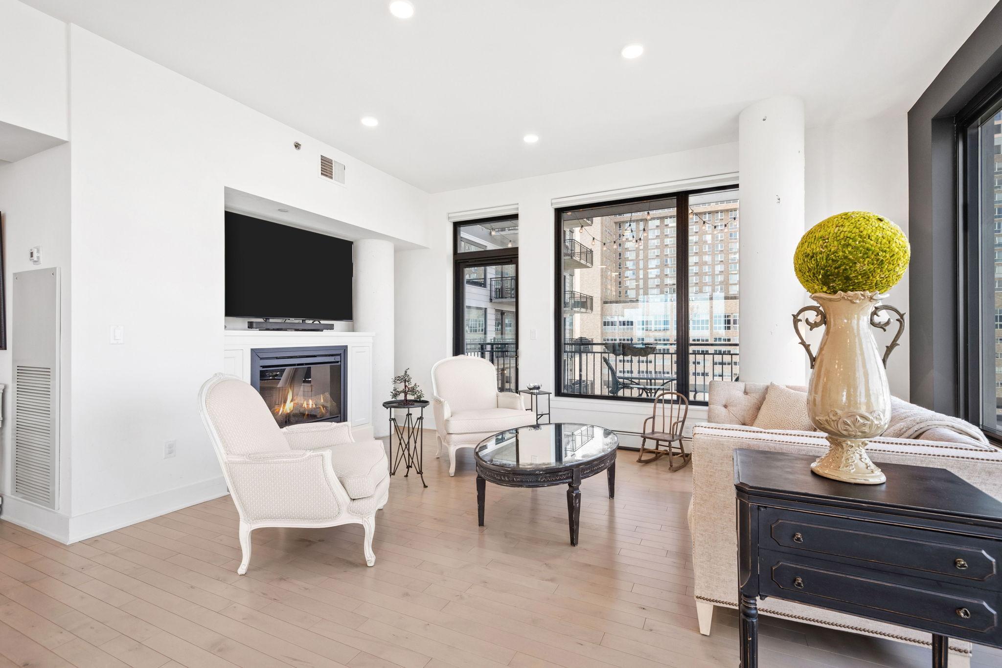 13-web-or-mls-740 Portland Ave Unit 1201-13.jpg