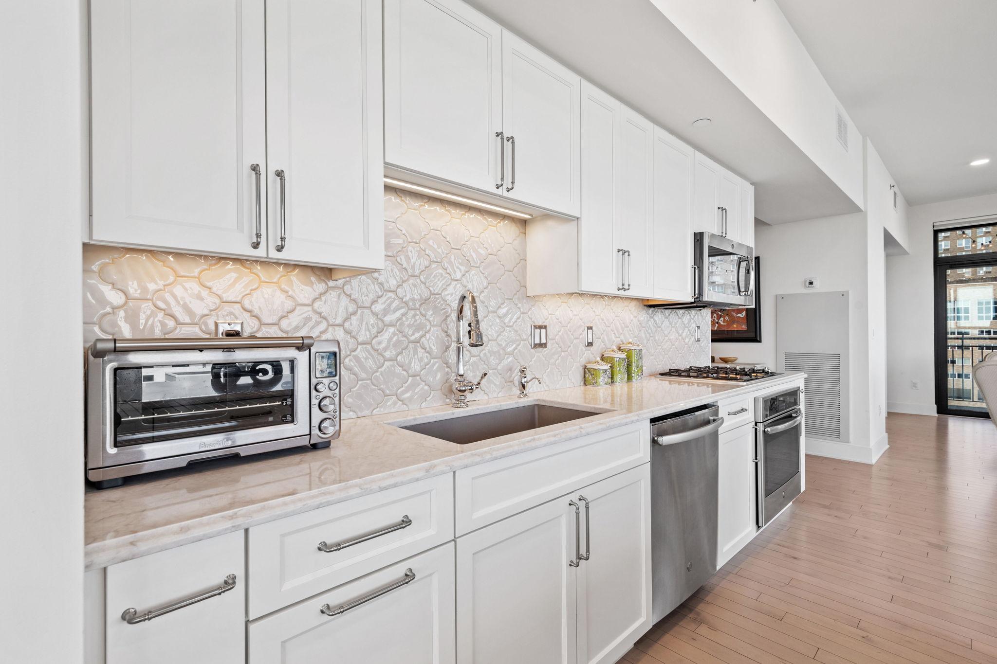24-web-or-mls-740 Portland Ave Unit 1201-24.jpg