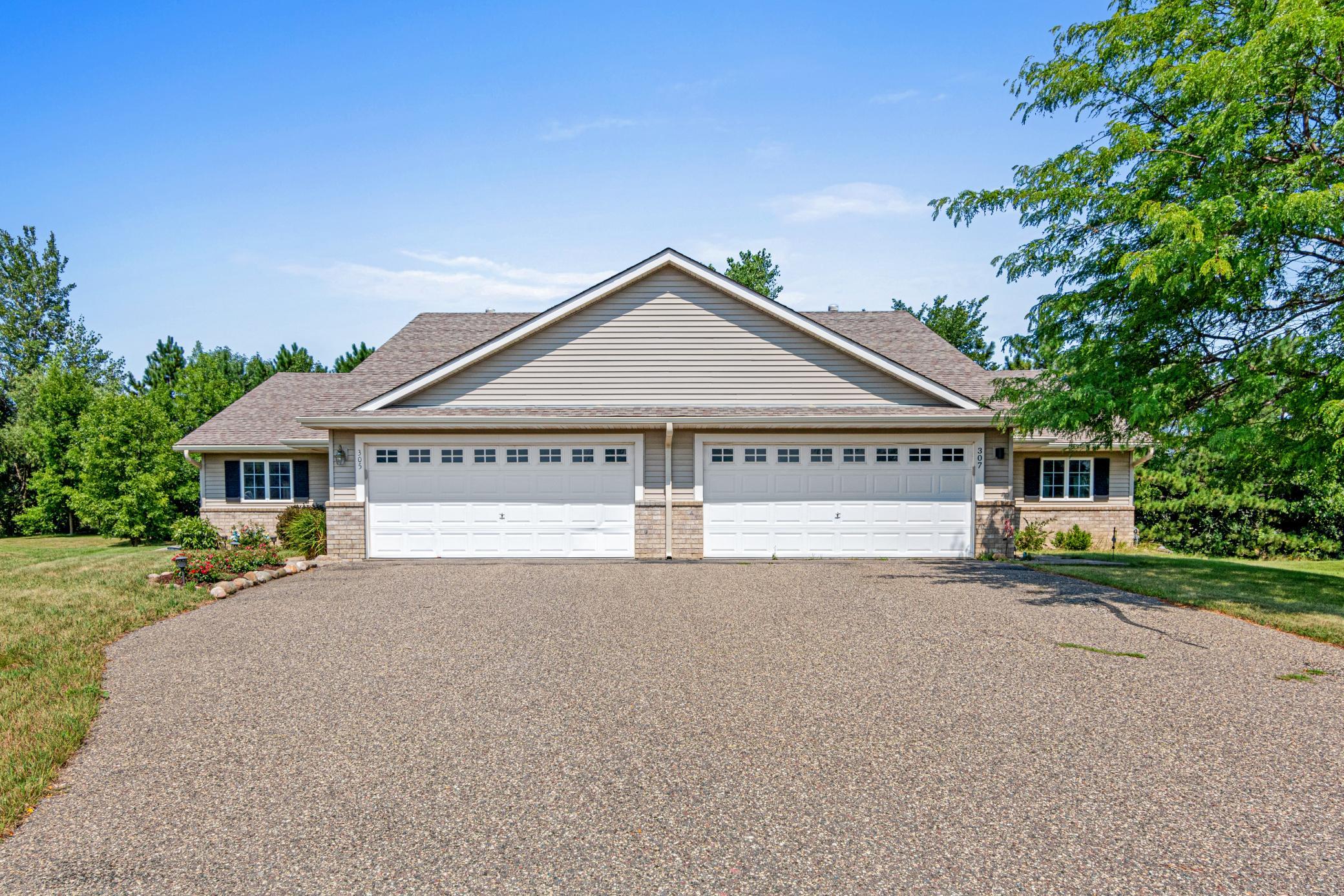 One-level living in Roberts, complete with an attached two-car garage and no HOA.