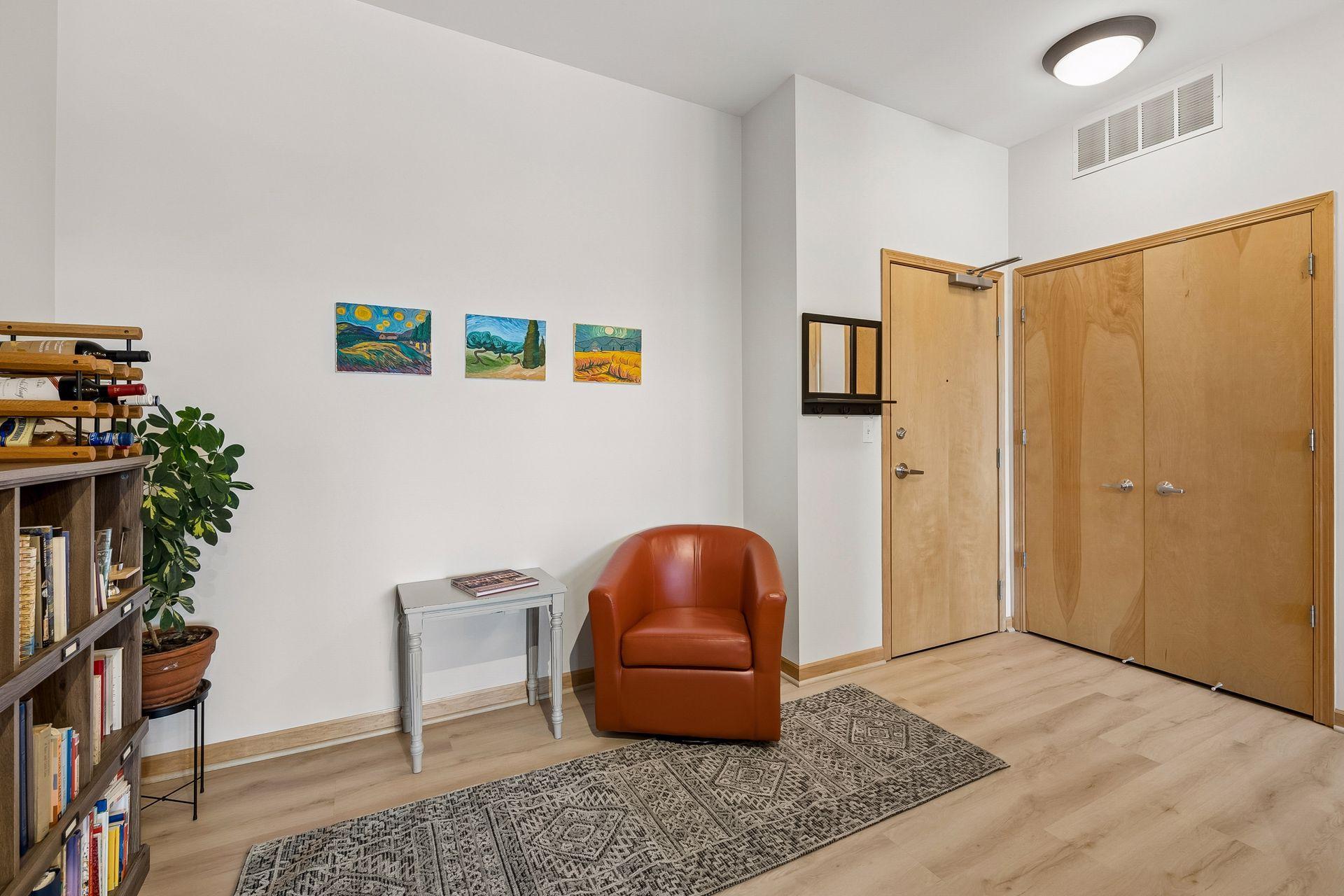 The front door coming from the hallway opens to this FLEX space.