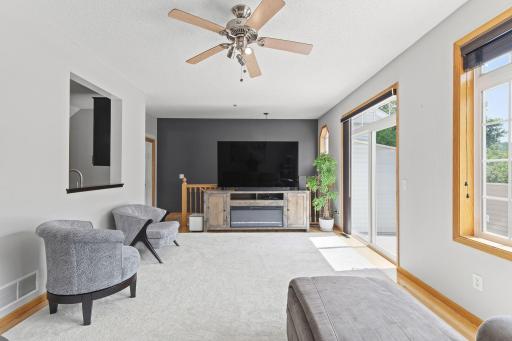 4-web-or-mls-846 Coon Rapids Blvd-18.jpg