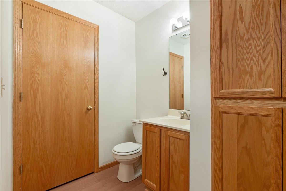 Lower 1/2 ba and utility room