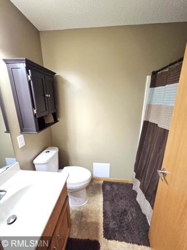 707 4th Avenue SW, Isanti, MN 55040